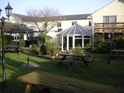 Zaheer'S Hotel Baldock Exterior photo